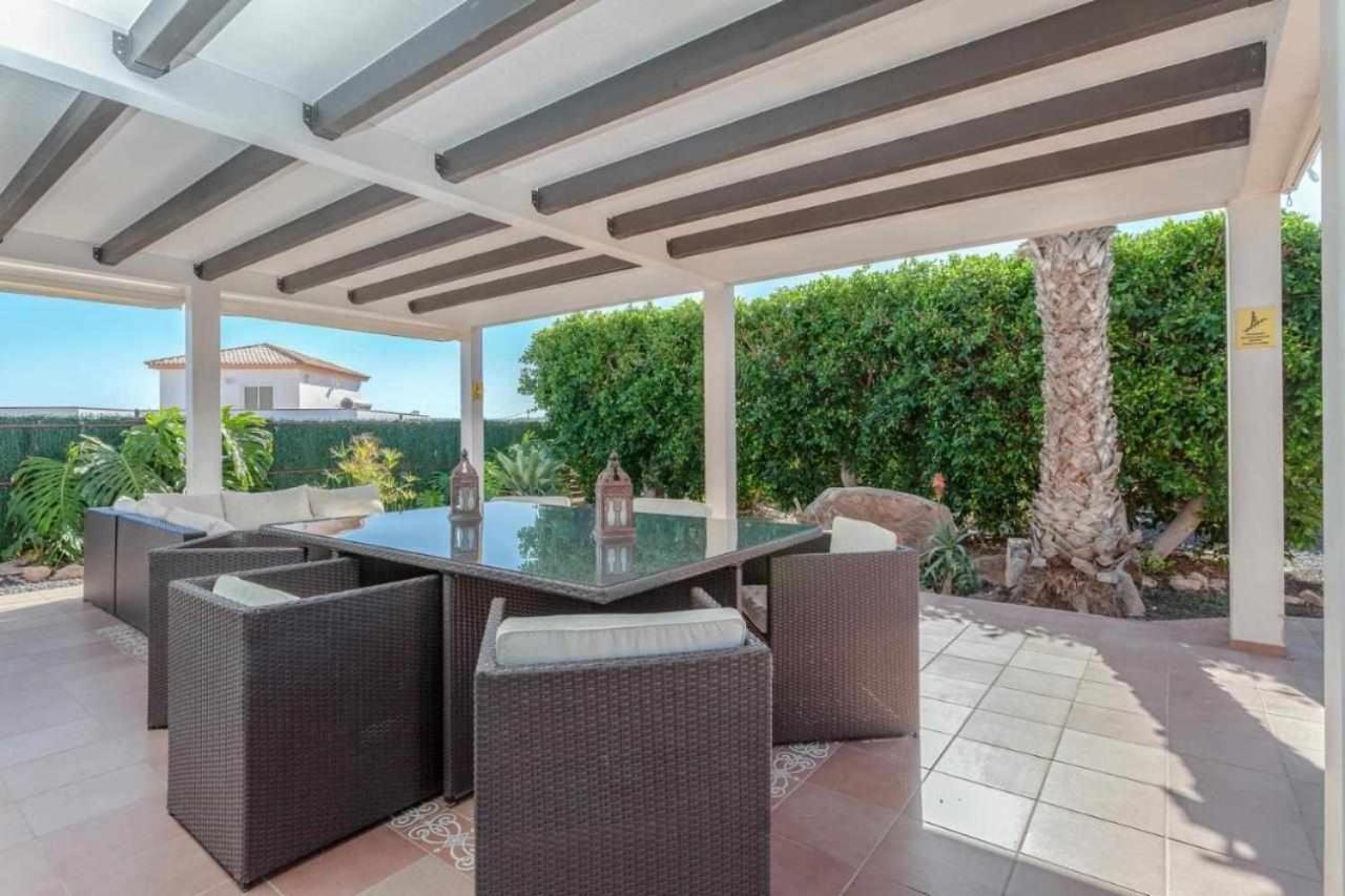 Villa Cobas Con Piscina Y Privada Triquivijate Exterior foto